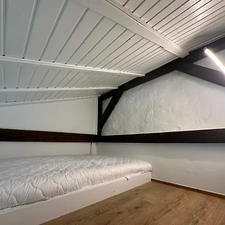 Stylisches Tiny House In Apartment *